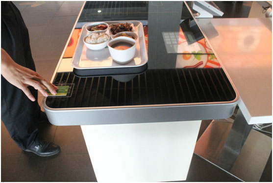 Table à manger intelligente RFID Système de règlement en libre-service pour cantine à assiettes intelligentes Système de règlement de restauration intelligent
